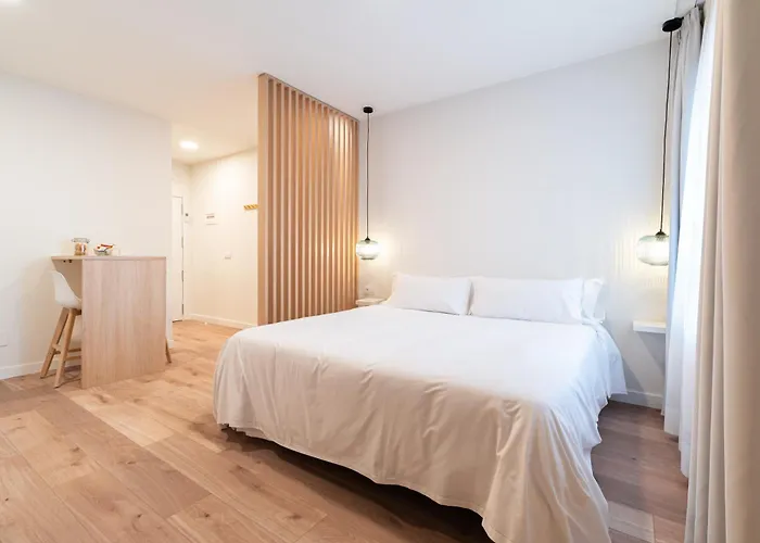 Turisticos Fatima, En El Centro De Daire Vigo